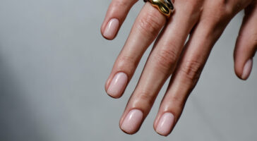 Короткие ногти — модные решения для Вашего маникюра в Киеве изображение